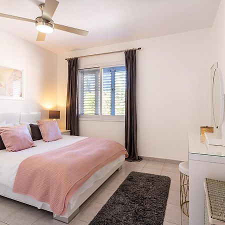 Summer Breeze Holiday Apartment With Pool Пафос Екстериор снимка