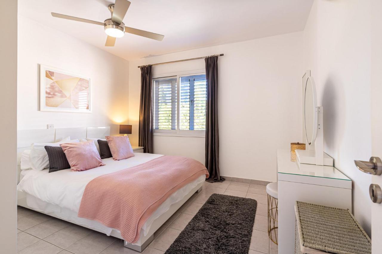 Summer Breeze Holiday Apartment With Pool Пафос Екстериор снимка