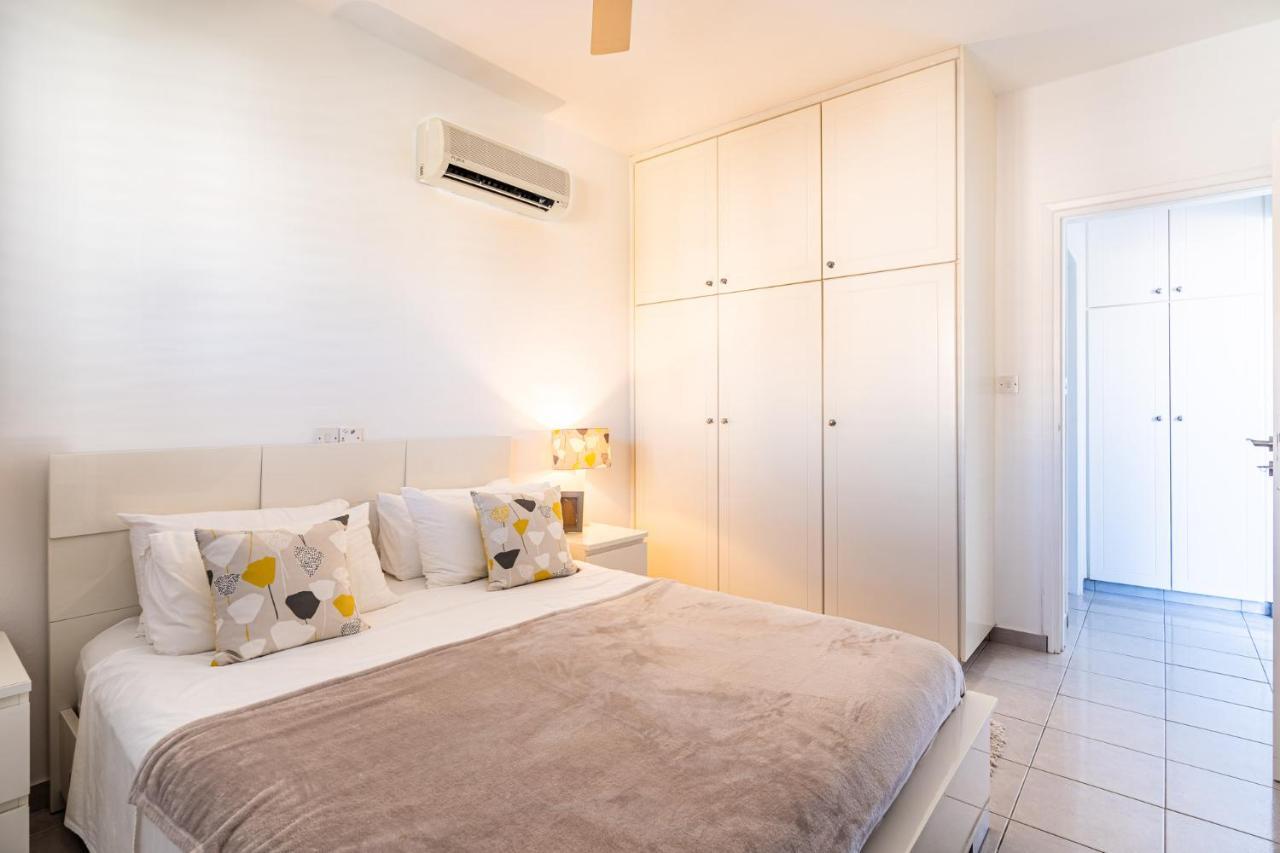 Summer Breeze Holiday Apartment With Pool Пафос Екстериор снимка